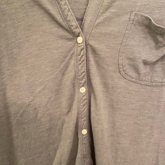 Abercrombie and Fitch Gray collared button down - Picture 8 of 16